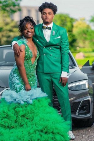 New Arrival Green Double Breasted Best Fitted Peaked Lapel Prom Suit New Arrival Green Double Breasted Best Fitted Peaked Lapel Prom Suit