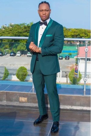 Jose Dark Green Two Pieces Shawl Lapel Bespoke Wedding Suit for Groom