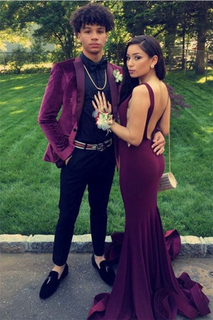 Burgundy Velvet Two Pieces Peak Lapel Chic Prom Suits for Men Burgundy Velvet Two Pieces Peak Lapel Chic Prom Suits for Men