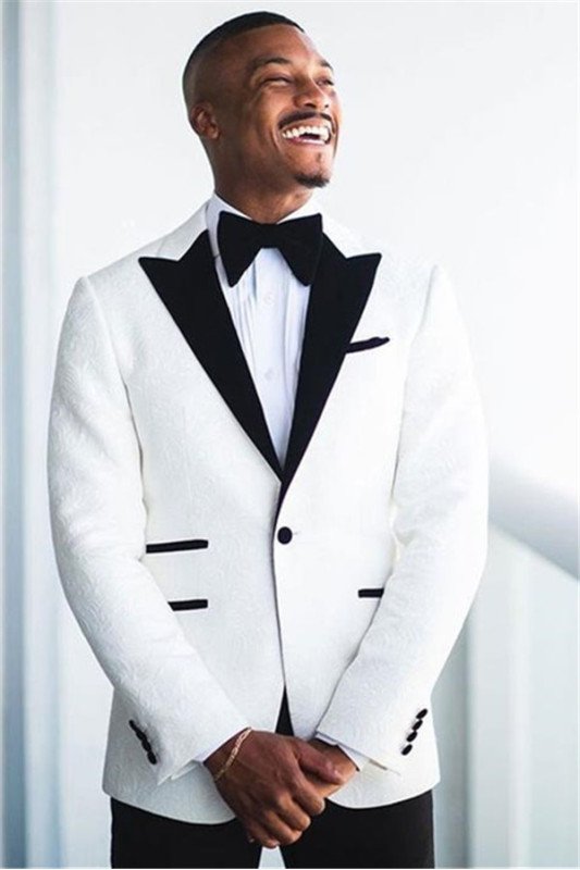 Chic White Jacquard Peaked Lapel Wedding Groom Suit