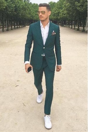 Chic Dark Green Peaked Lapel Best Fitted Men Suit for Prom