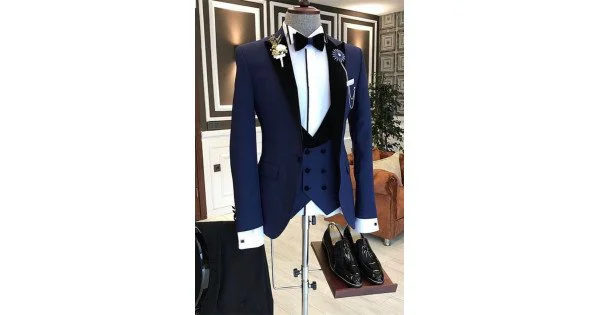New Arrival Dark Blue New Arrival Bespoke Peaked Lapel Men Suits
