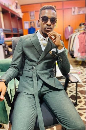 Jerry Chic Green Peaked Lapel Prom Men Suits With Belt