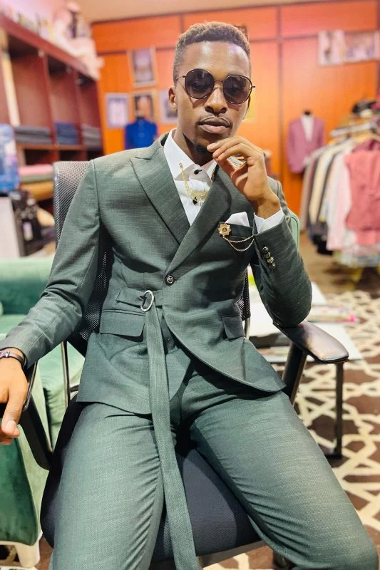 Jerry Chic Green Peaked Lapel Prom Men Suits With Belt