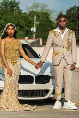 Knight Khaki Notched Lapel Appliques Three Pieces Close Fitting Men Suits