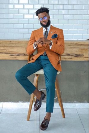 Kevin Stylish Orange Peaked Lapel Striped Prom Men Suits Near Me