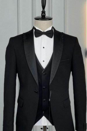 Frederic Black Peaked Lapel Three Pieces Wedding Men Suits
