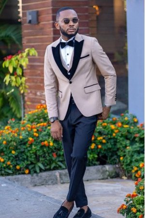 Malcolm Khaki Three Pieces Wedding Men Suits With Black Velvet Peaked Lapel Malcolm Khaki Three Pieces Wedding Men Suits With Black Velvet Peaked Lapel