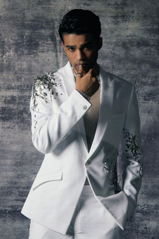 Jacob Newest White Peaked Lapel Appliques Men Suits For Prom