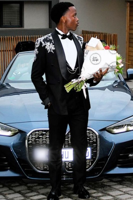Maggie Handsome Black Velvet Shawl Lapel Three Pieces Appliques Men Suits Prom Outfits Maggie Handsome Black Velvet Shawl Lapel Three Pieces Appliques Men Suits Prom Outfits