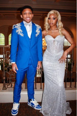 Nathaniel Stylish Royal Blue Notched Lapel Three Pieces Appliques Prom Men Suits