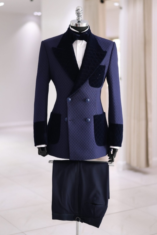 King Newest Navy Blue Peaked Lapel Double Breasted Plaid Men Suits Best Fitted Prom Men Suits