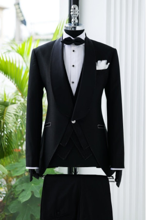 King Modern Black Shawl Lapel Three Pieces Wedding Men Suits King Modern Black Shawl Lapel Three Pieces Wedding Men Suits