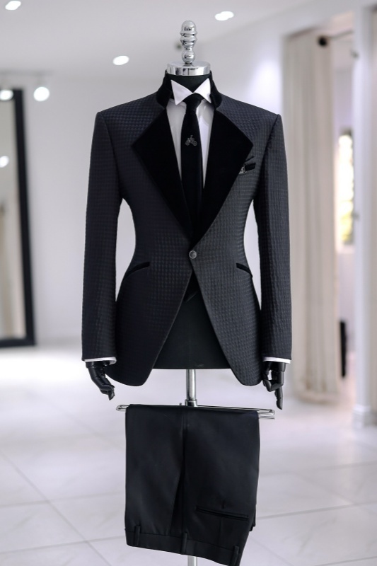Owen Newest Black Notched Lapel Plaid Men Suits For Prom 