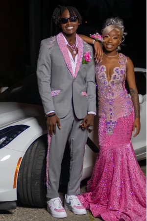Bancroft Chic Gray Appliques Prom Men Suits With Pink Shawl Lapel