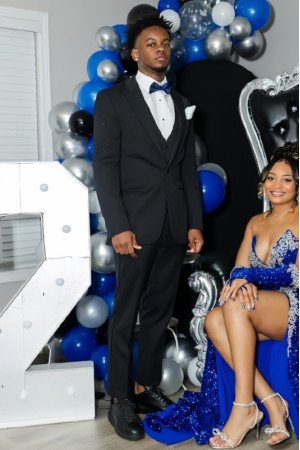 Valentine Simple Black Peaked Lapel Three Pieces Prom Men Suits