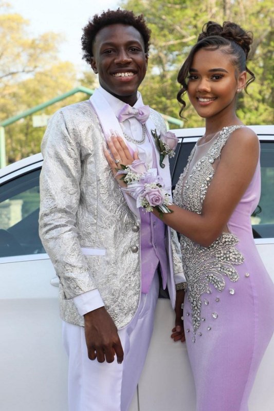 Jay Modern Silver Shawl Lapel Jacquard Three Pieces Prom Men Suits Jay Modern Silver Shawl Lapel Jacquard Three Pieces Prom Men Suits