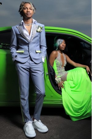 Reeves Chic Gray Peaked Lapel Prom Men Suits Near Me 