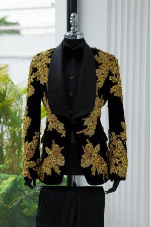 Jeff Glamorous Black Shawl Lapel Wedding Men Suits With Gold Appliques Jeff Glamorous Black Shawl Lapel Wedding Men Suits With Gold Appliques
